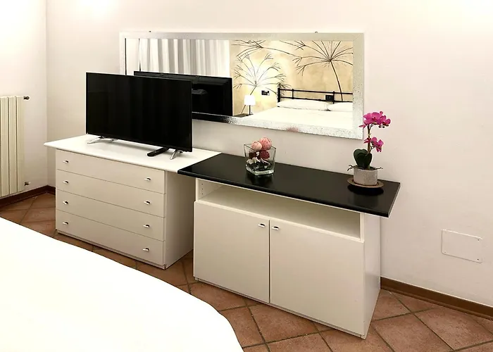 Int 12 - Dei Gerani By San Luca 볼로냐